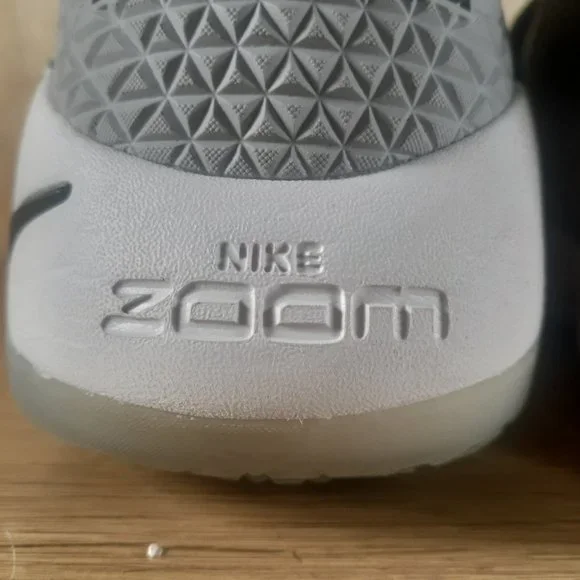 NIKE LEBRON JAMES ZOOM 943-155-002 SIZE 10.5 HIGH TOP SNEAKERS GREY - Picture 6 of 16